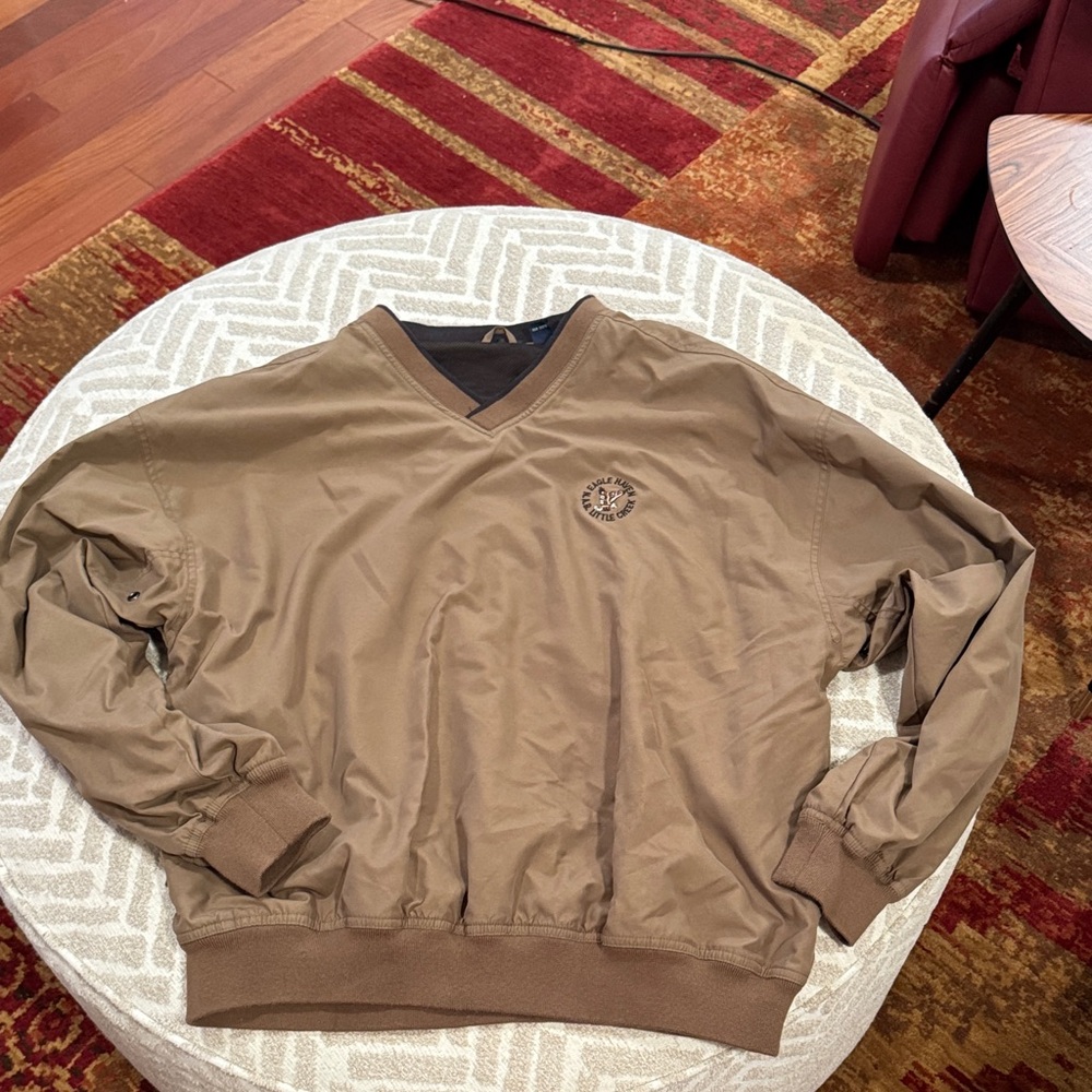 Classic V-Neck Pull Over in Brown